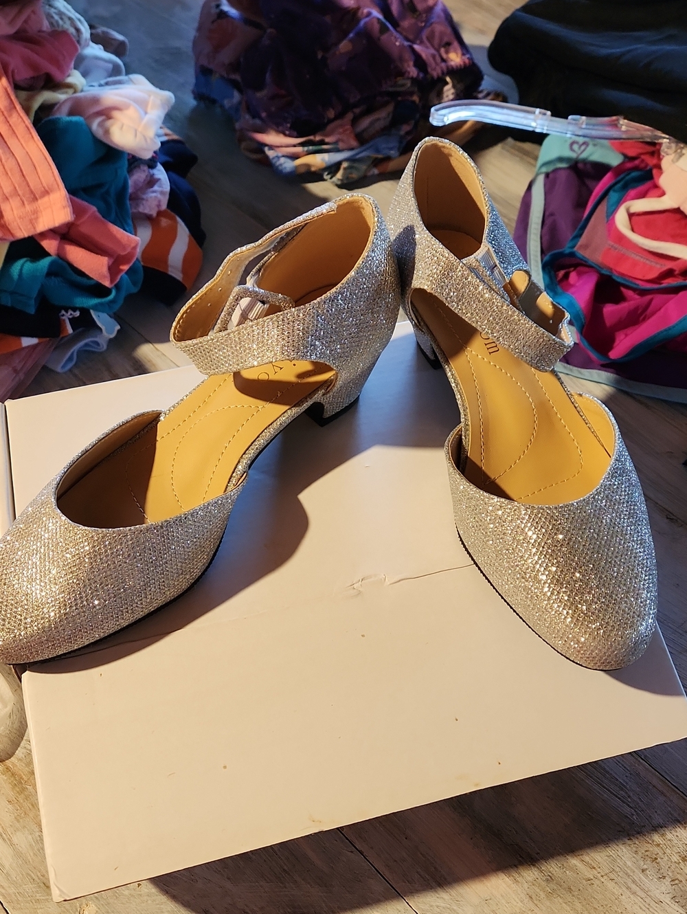 HEIYOM Silver Glitter Mary Jane Low Block Heel Pumps